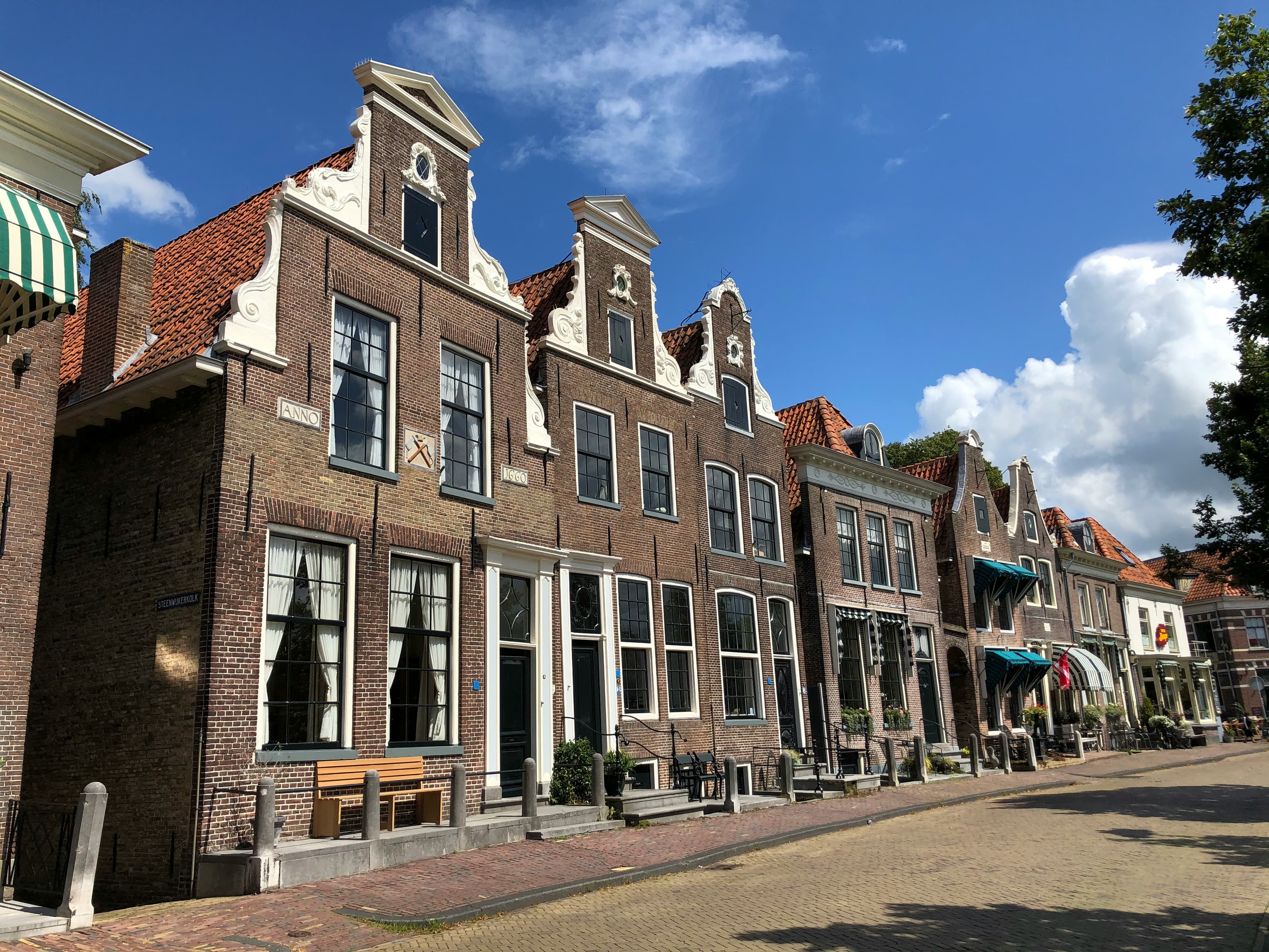 Karakteristiek huis aan een rustige straat